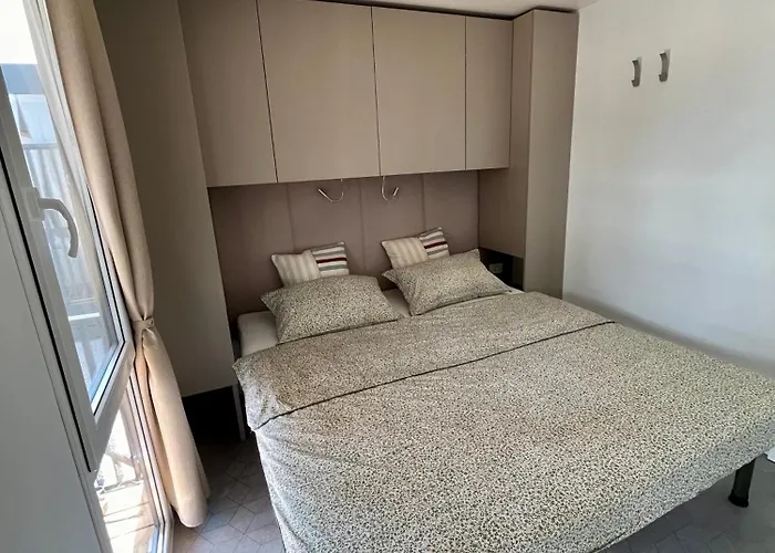 Rina Mobile House