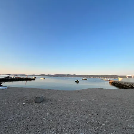 Rina Mobile House * 스베티 페타르