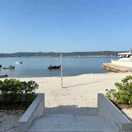 Rina Mobile House * 스베티 페타르