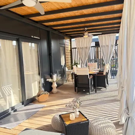 Rina Mobile House * 스베티 페타르